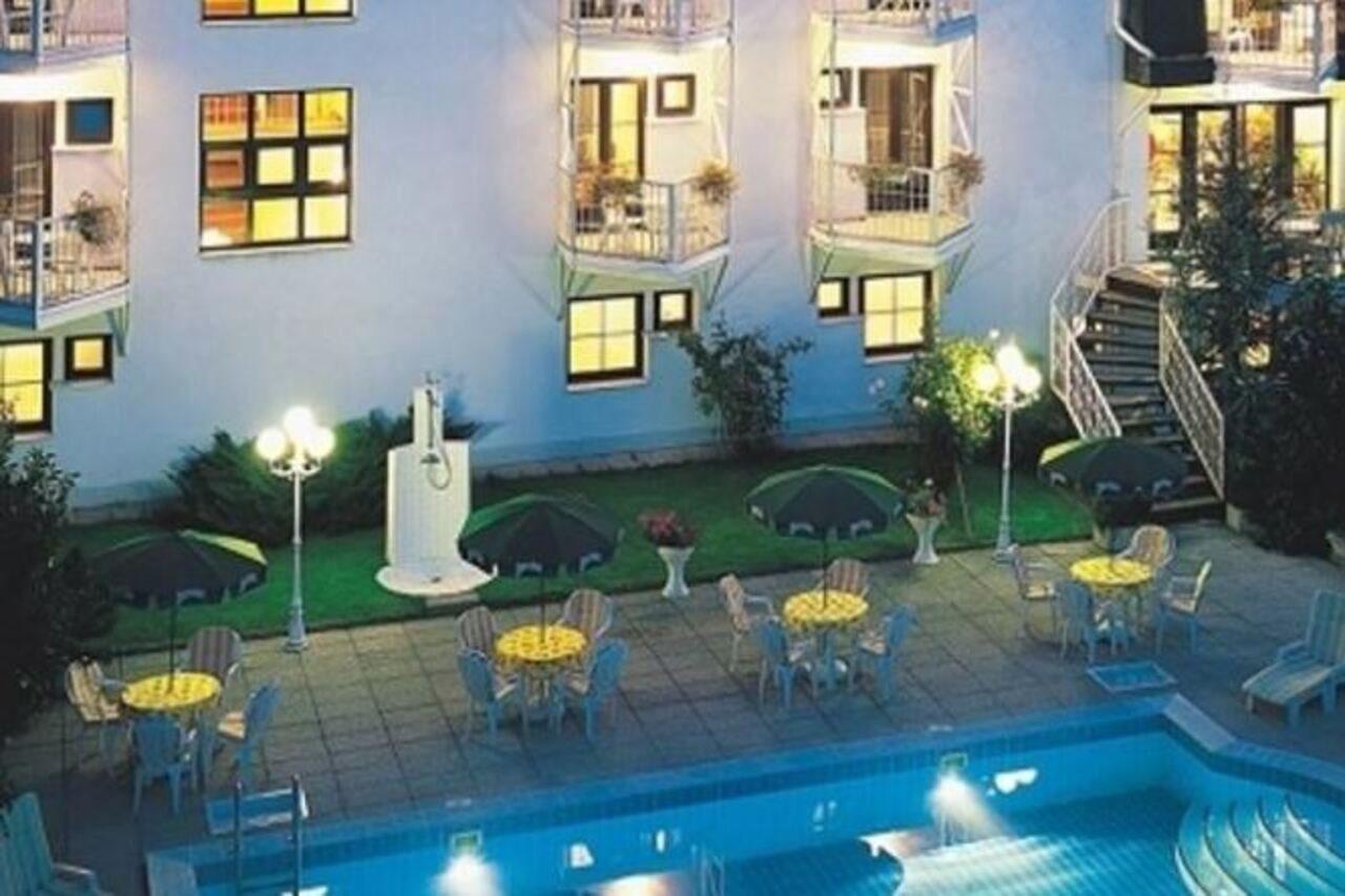 Hotel Monica Praag Buitenkant foto