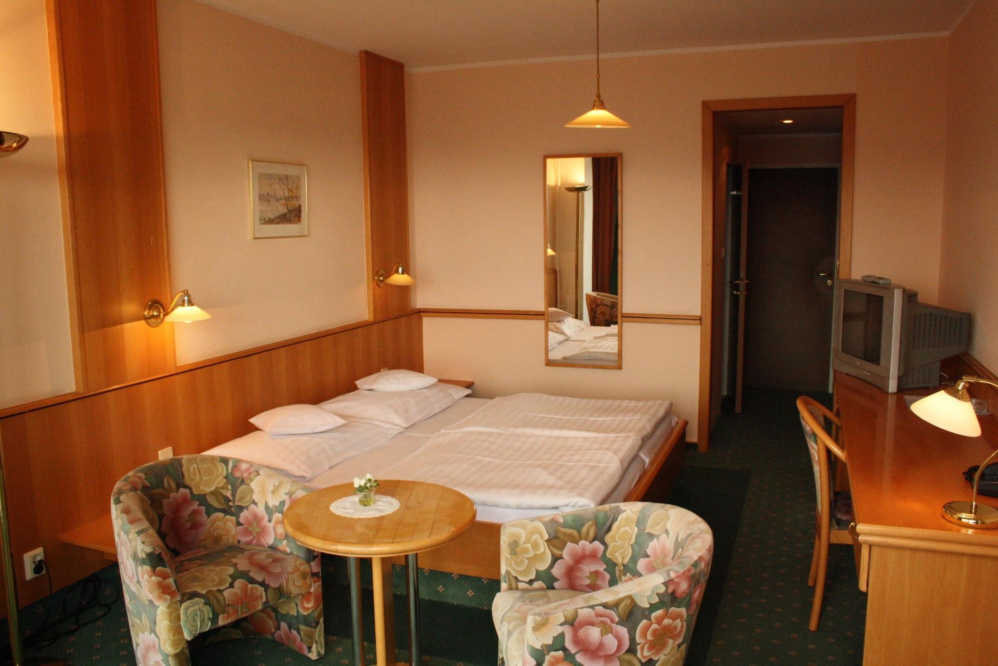 Hotel Monica Praag Buitenkant foto