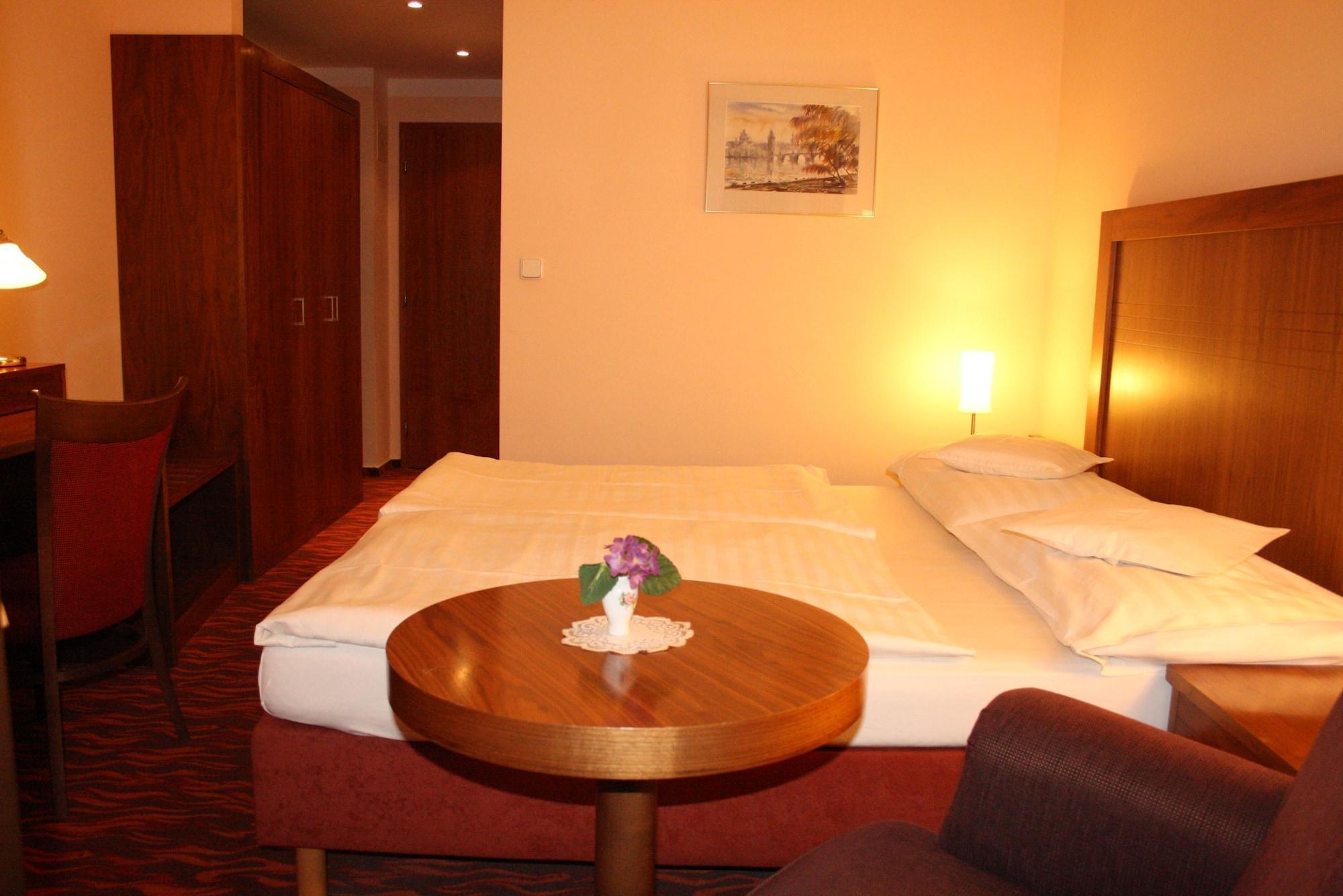 Hotel Monica Praag Buitenkant foto